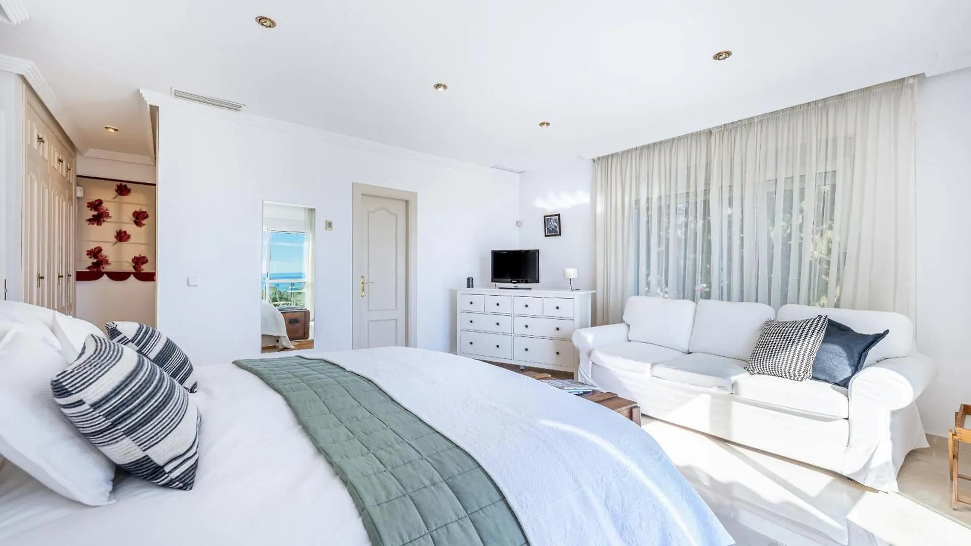 Stunning Villa With Panoramic Views Of The Med Mijas